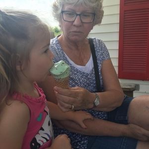 Meet your Posher, Rhonda